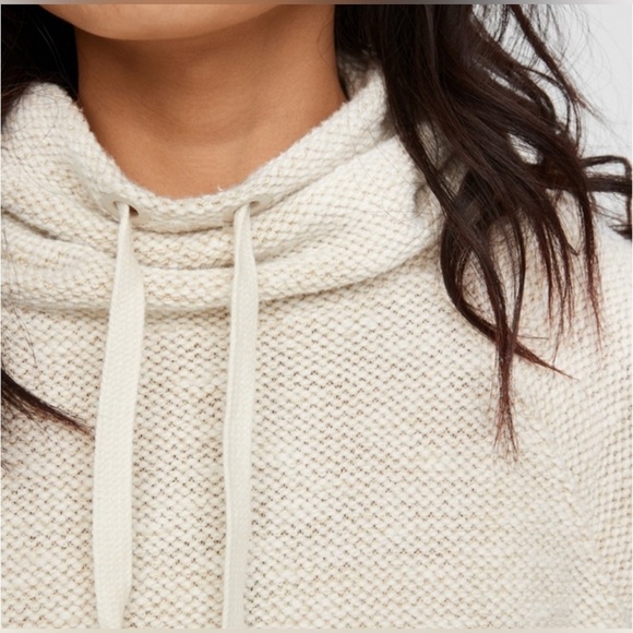 AERIE OFFLINE SNOWDAY MOCK NECK THUMBHOLES - Picture 3 of 5